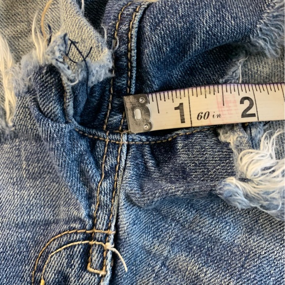 AMERICAN EAGLE SHORTS WOMENS 6 BLUE CUT OFF DENIM MID RISE Festival Beach - Picture 8 of 9